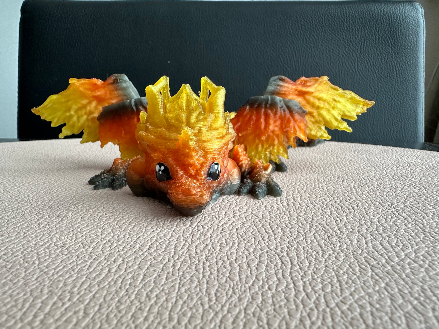 Autumn winged baby draak