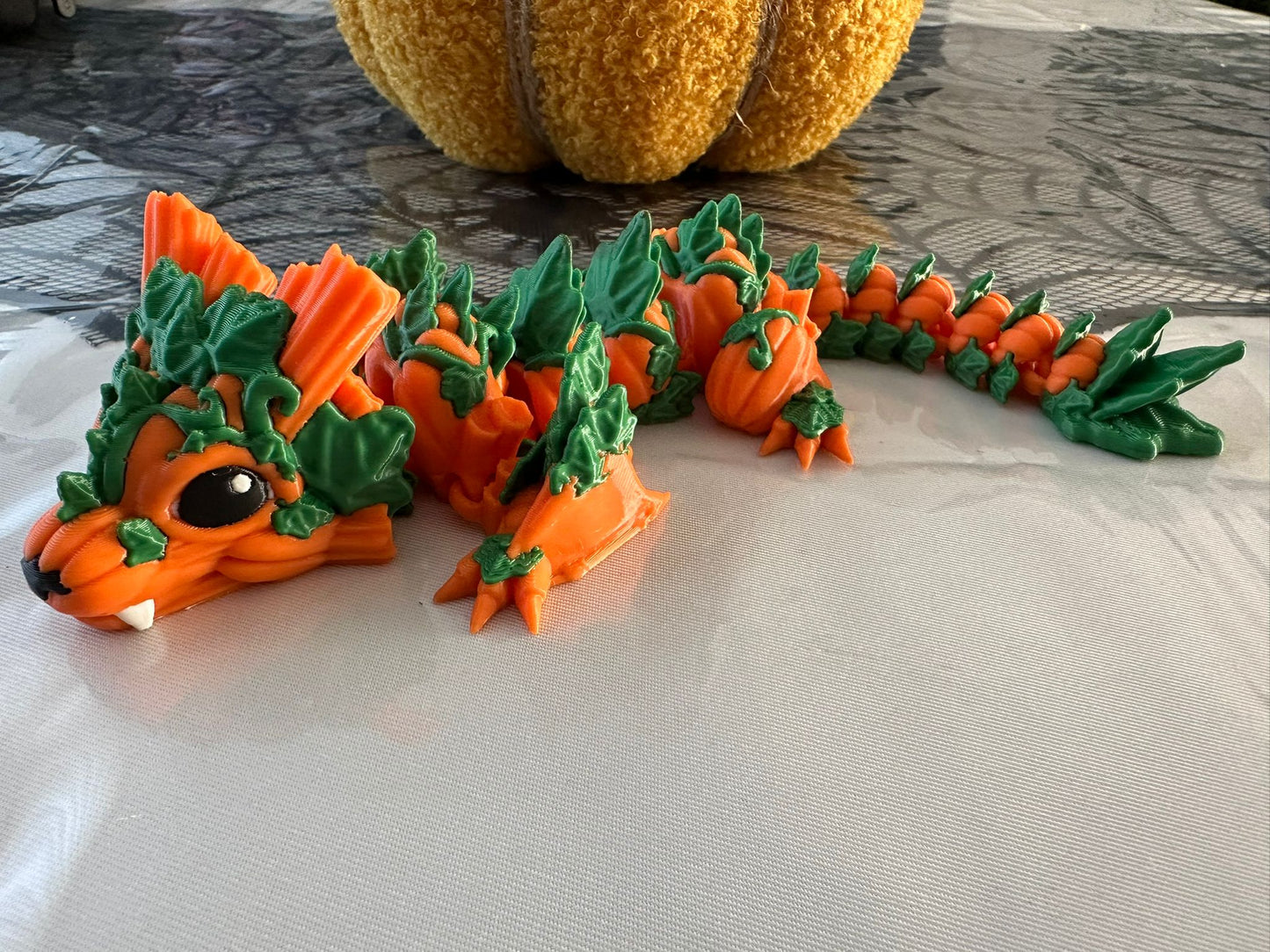 Pompoen baby draak